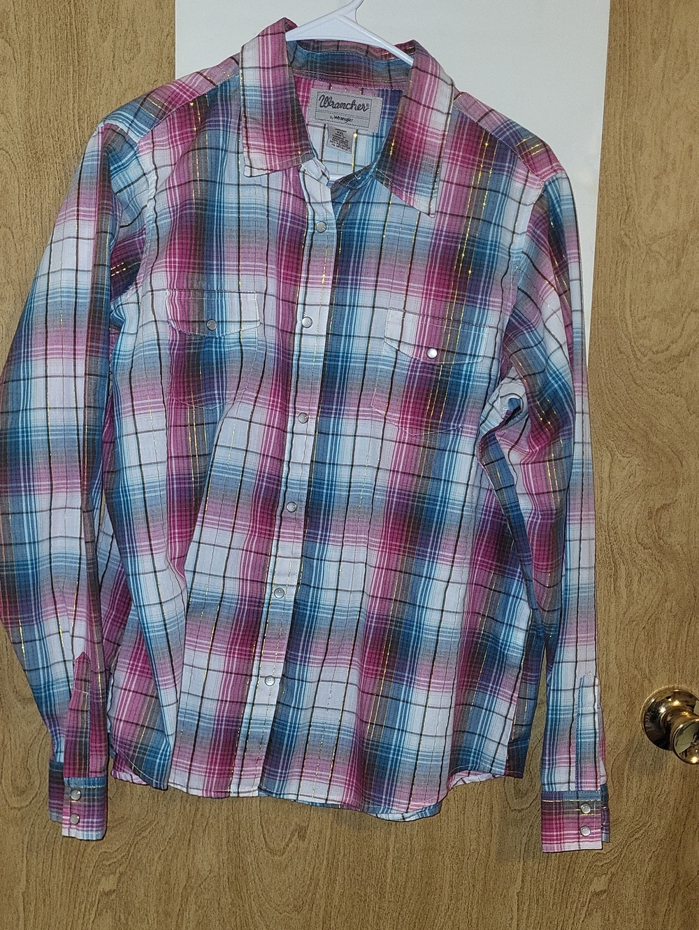 Wrangler Women's Plaid Snap Button Shirt in Pink & Turquoise Blue. XL